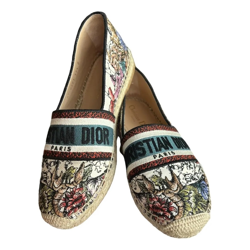 CHRISTIAN DIOR
Canvas Mille Fleurs Embroidered
Granville Espadrille 10.5